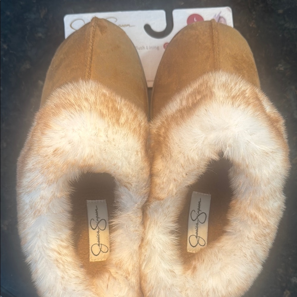 Jessica Simpson Cozy Tan Cream Slippers